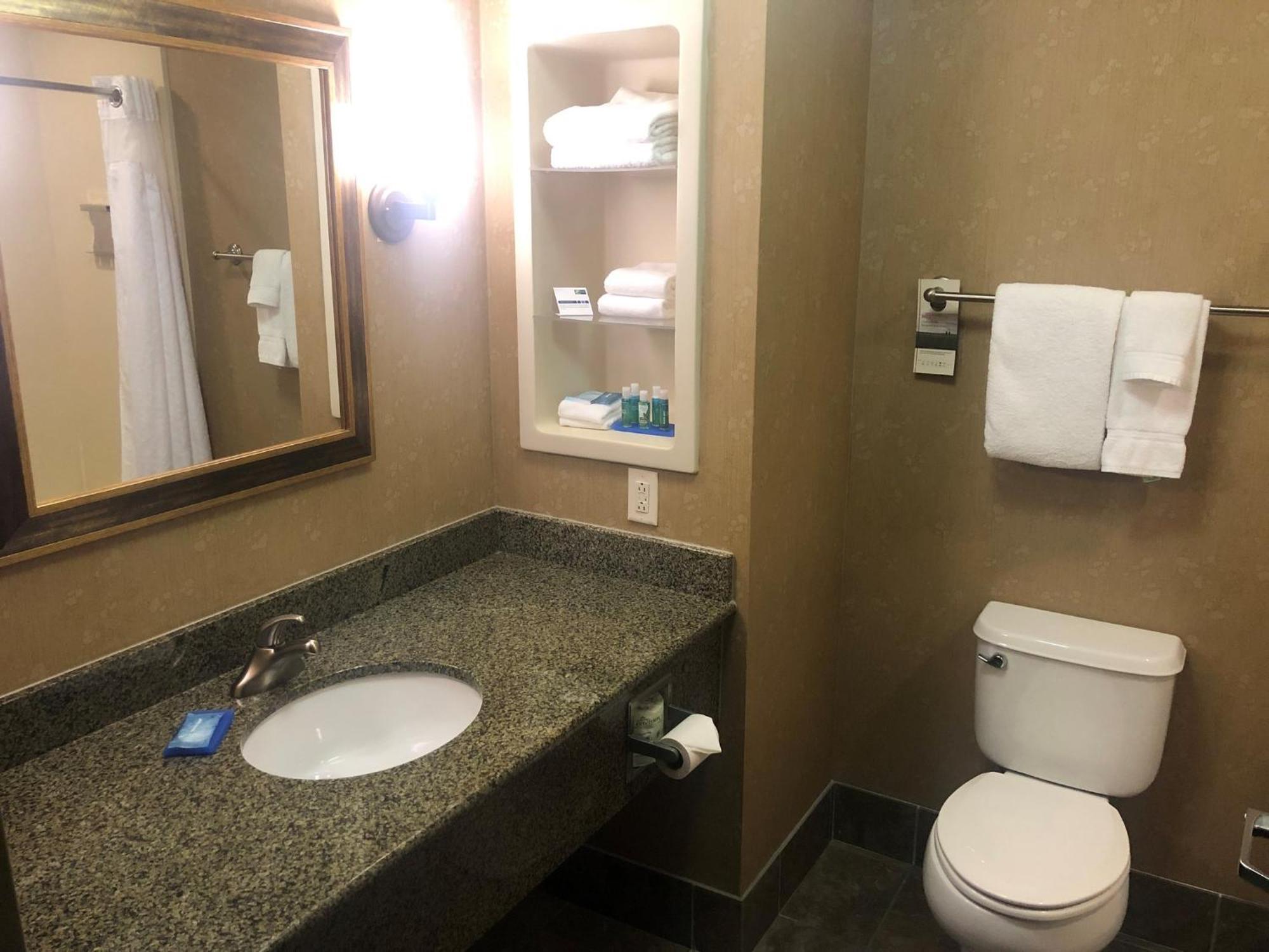 Holiday Inn Express Hotel & Suites Ooltewah Springs - Chattanooga By Ihg Buitenkant foto